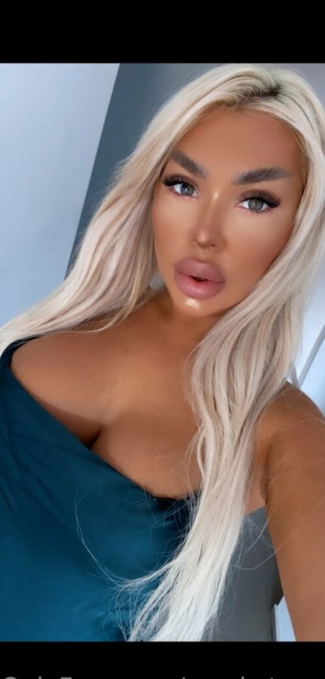 sarahstonnee 美しいモデル 写真