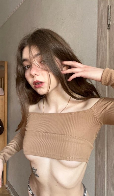 ひよこOnlyFans アートヌード 写真