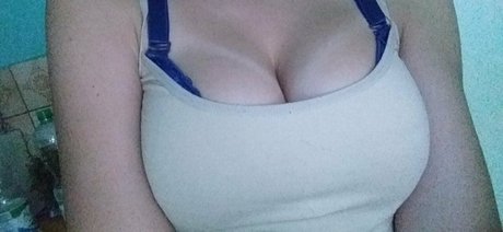 Wiktoria Bystro ヌードのポルノスター 写真