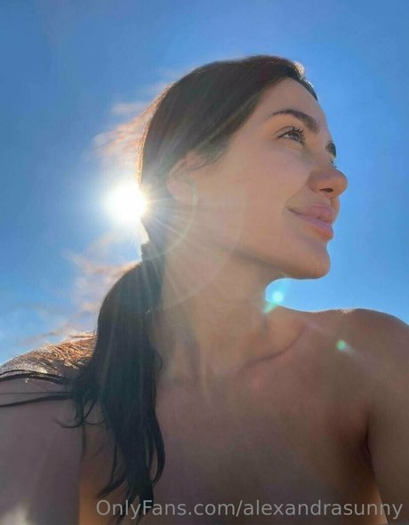 alexandrasunny ポルノスター トップ 写真