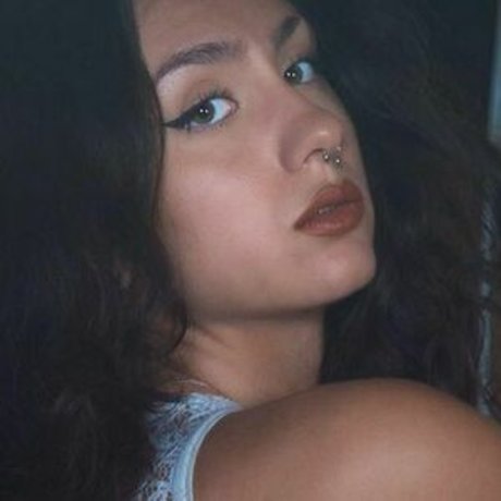 Deeperse エロティック女優 写真