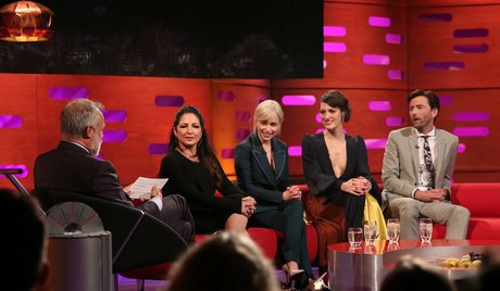 Emilia Clarke 裸のモデル 写真