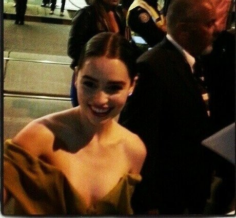Emilia Clarke 完璧なモデル ギャラリー