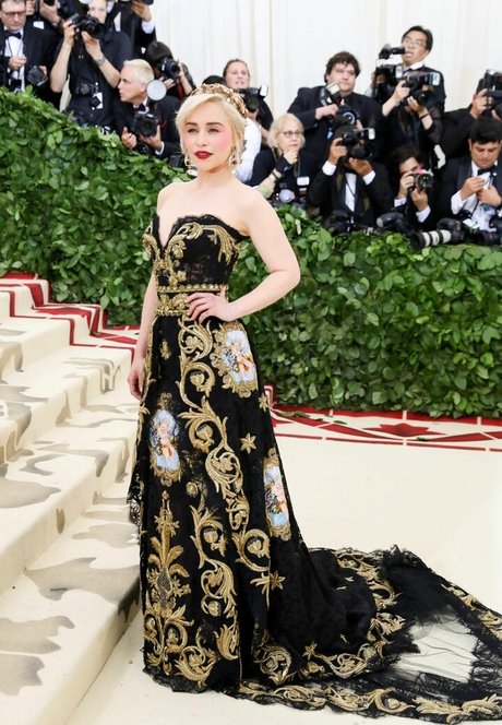 Emilia Clarke 完璧な女優 写真