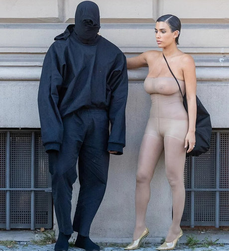 Bianca Censori 美しいスター 写真