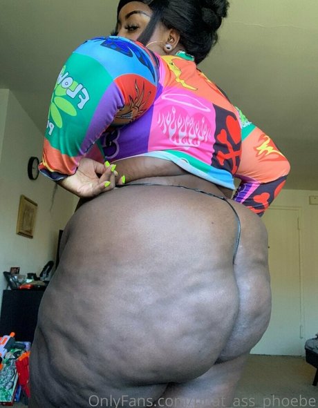 phat ass phoebe ポルノモデル 画像