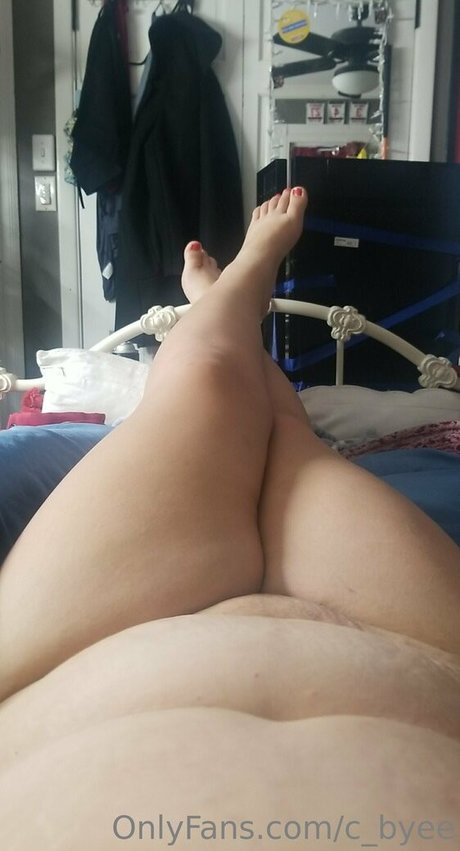 c byee セクシーモデル 写真