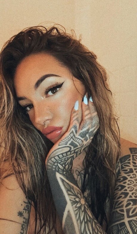 Brittany Zapata 素敵なスター ギャラリー