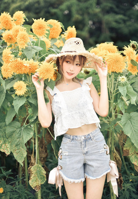eeelyeee セクシー女優 写真