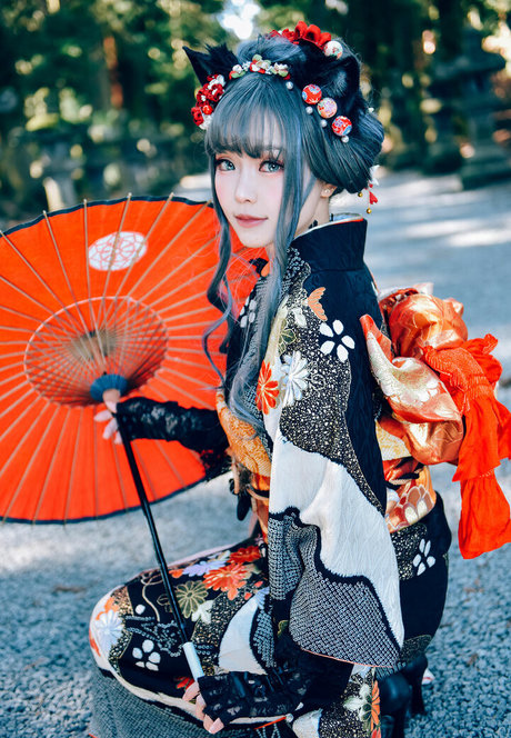 バン・オンリーファンズ ポルノグラフィック 写真