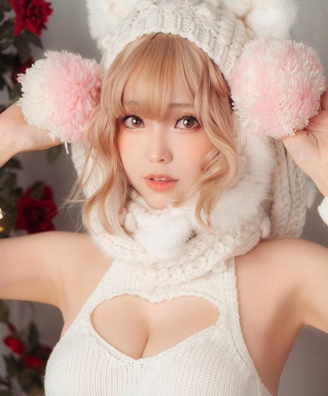 eeelyeee 裸モデル 画像