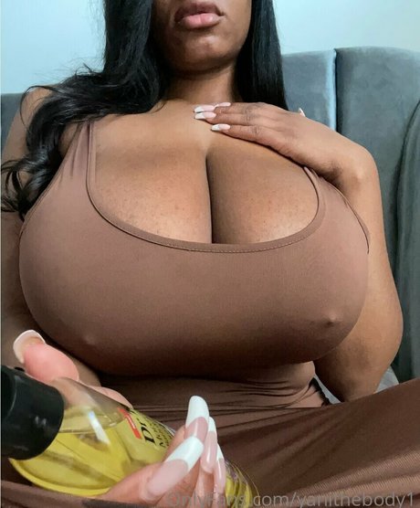 Yanithebbody1 ヌードモデル 写真