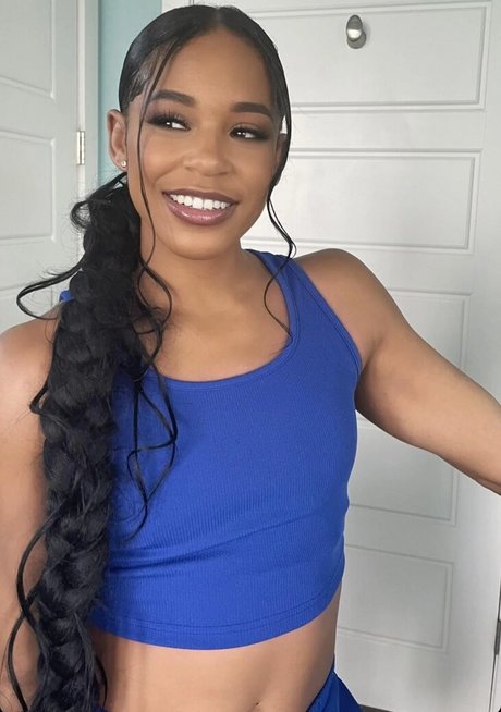 Bianca Belair ホットモデル 画像