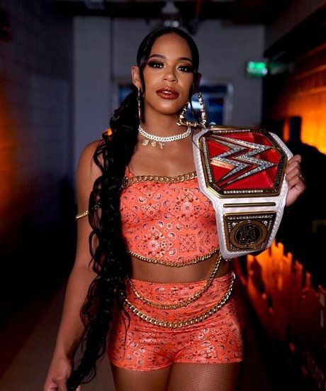 Bianca Belair スター ヌード 画像