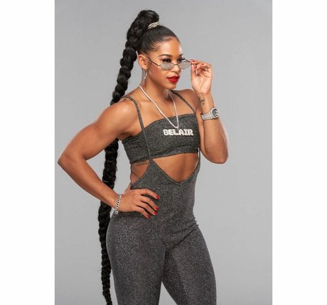 Bianca Belair 裸のモデル 写真