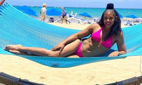 Bianca Belair アダルトモデル 写真