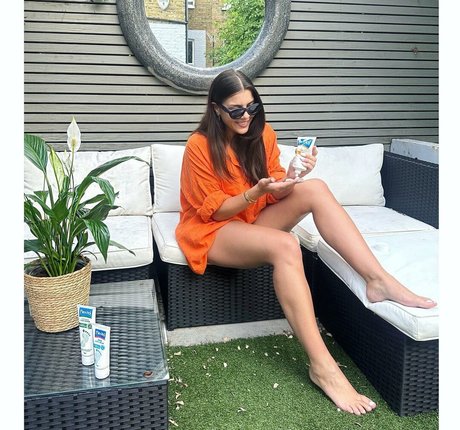 Imogen Thomas ポルノ女優 画像