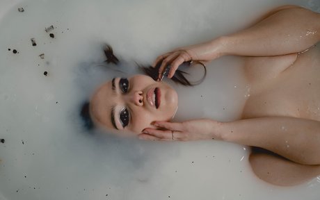 Kamochi ASMR セックスモデル 写真
