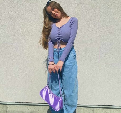 Emily Kyte xxxポルノスター 写真