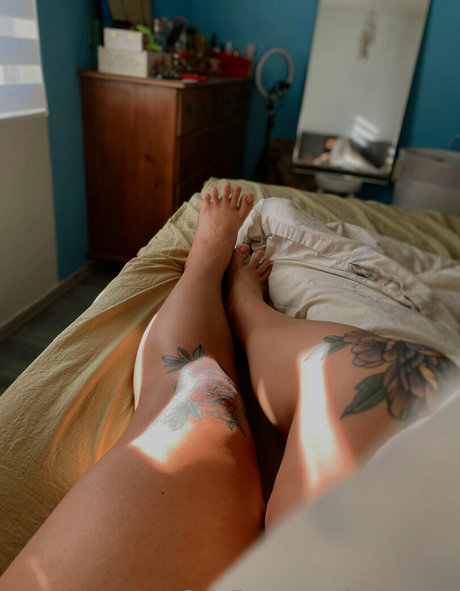 feetloretta セクシーなスター 写真