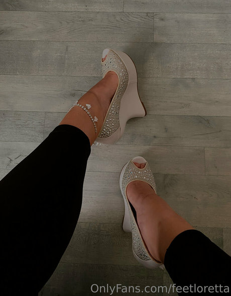 feetloretta アートモデル 写真