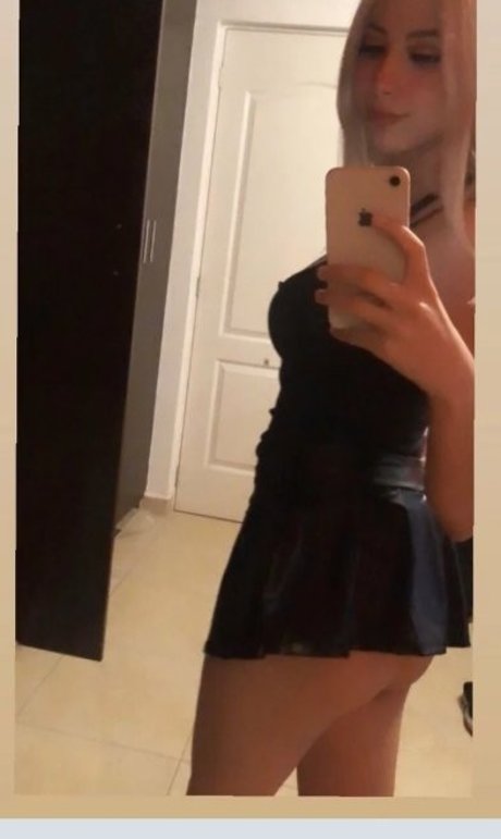 Deborha Zugueidy かわいいスター 写真