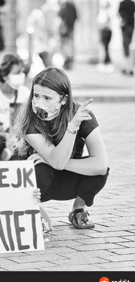 Luisa Neubauer セクシーモデル 写真