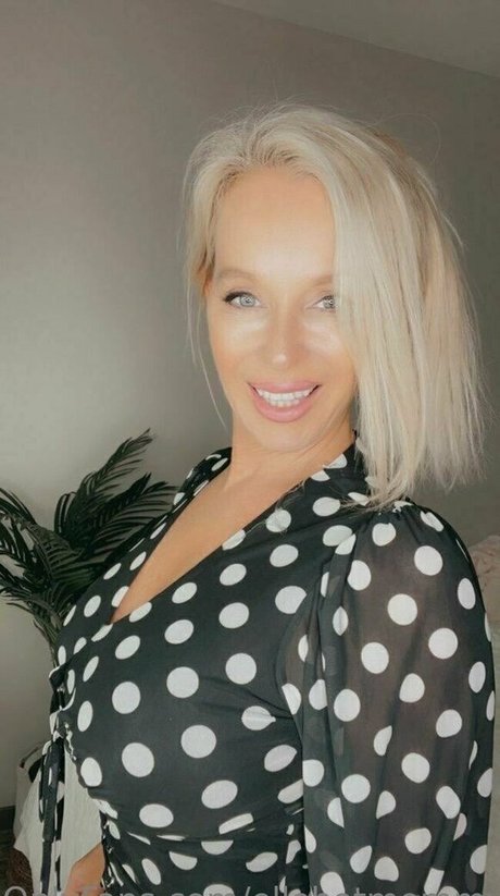 ellehotmommy profile image