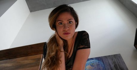 Ashley Alban かわいいスター 写真