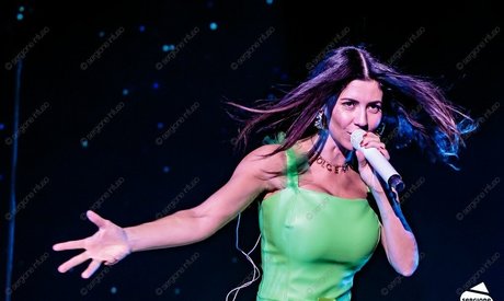 Marina Diamandis ポルノ女優 アーカイブ