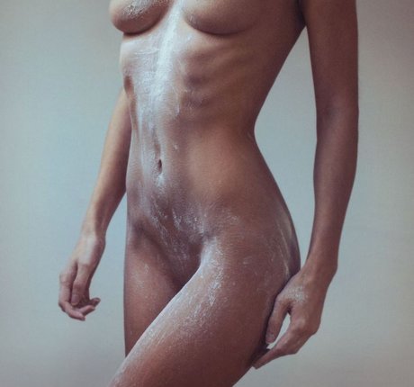 Effy Jones スター 写真