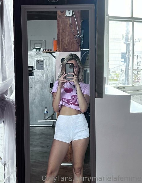 marielafemme 高品質のスター 写真
