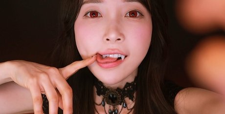 Eunzel ASMR ホットなポルノスター 画像