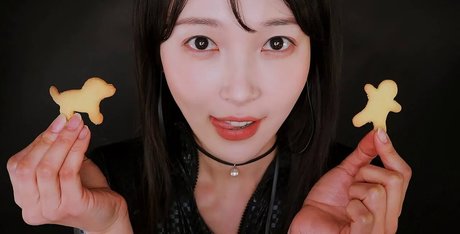 Eunzel ASMR セクシーモデル 写真