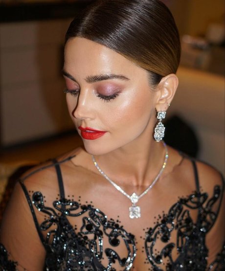 Jenna Louise Coleman エロティックなモデル ギャラリー