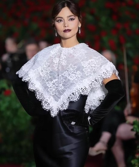 Jenna Louise Coleman 素敵なポルノスター 写真