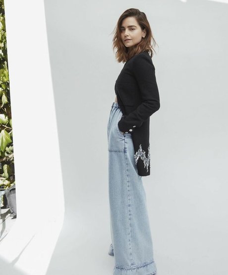Jenna Louise Coleman ポルノスター 裸 写真