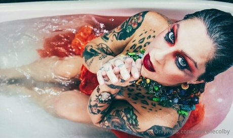 かわいい巨乳OnlyFans ホットセクシー 写真