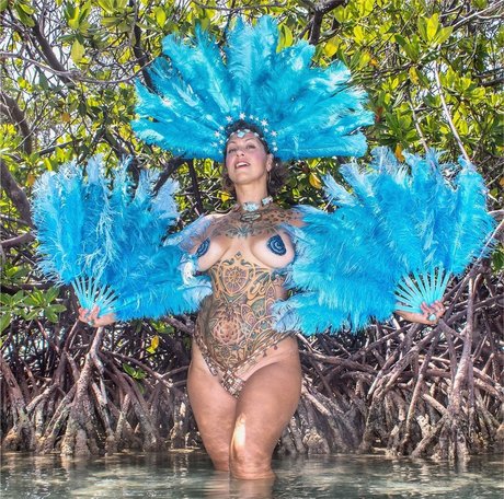 Danielle Colby ヌードモデル 写真
