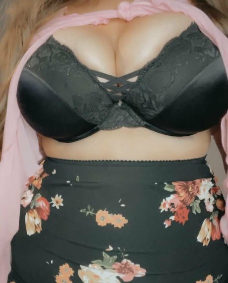 Ivy Mia トップモデル 画像