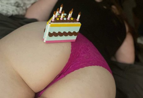 Curvy Nerd Penny 高品質のスター 写真