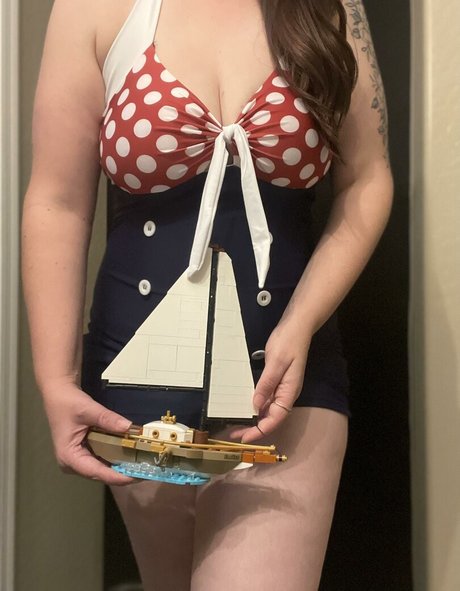 Curvy Nerd Penny HDポルノスター 写真