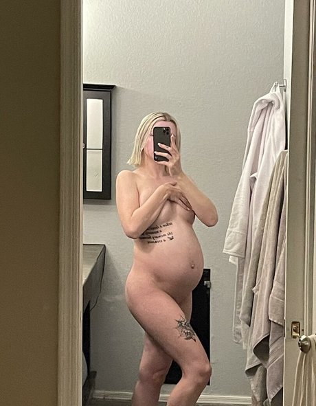 Peachy Shea 高品質のポルノスター 写真