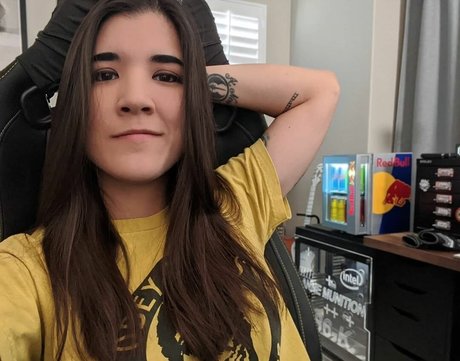AnneMunition ホットなスター 写真