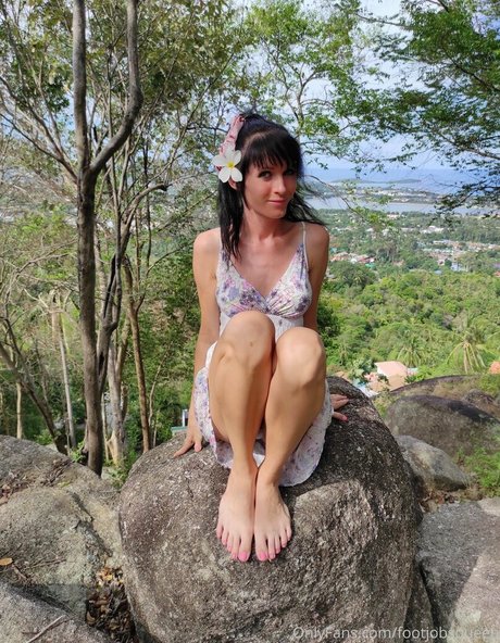 footjobsqueen 美しい女優 画像