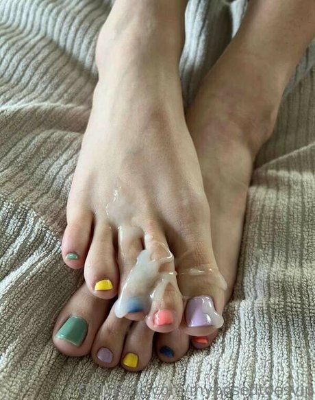 myposedtoes スター 裸 画像