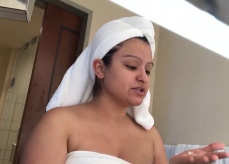 Aphmau ポルノ女優 写真