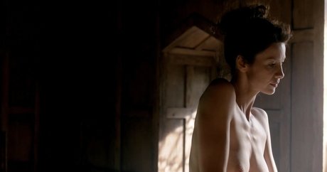 Caitriona Balfe 完璧なスター 写真