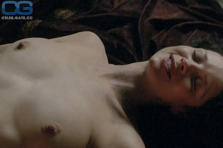 Caitriona Balfe 美しいモデル 画像