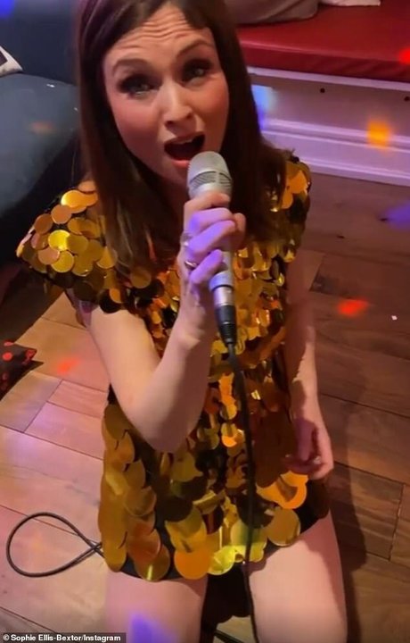 Sophie Ellis Bextor スター ヌード 写真